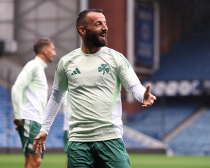 Ο Κολοκοτρώνης, τα χωράφια, το συρτάκι κι ο Χατζηπαναγής: Στο... μυαλό του Μανώλη Σιώπη