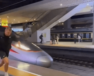 Fly Jokic fly: Επικός Γιόκιτς «ανταγωνίζεται» τρένο στην Κίνα