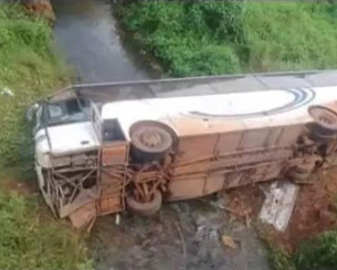 Τρομακτικό ατύχημα: Ανετράπη λεωφορείο που μετέφερε εθνικές ομάδες μπάσκετ στην Αφρική (video)