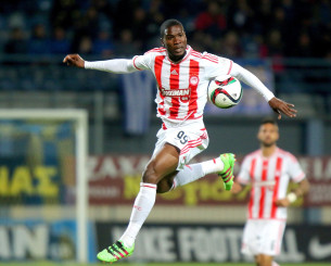 Ο Μπράουν Ιντέγε ανακοίνωσε ότι σταμάτησε το ποδόσφαιρο