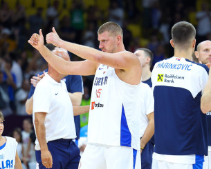 Η απίθανη πάσα του Γιόκιτς κόντρα στην Τσεχία που θύμισε βόλεϊ (video)