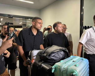 Έφτασε στη Θεσσαλονίκη για τον ΠΑΟΚ ο Γιακουμάκης (video)