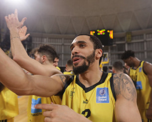 Σούπερ ο Μήτρου-Λονγκ, 10 πόντους σε 12 λεπτά