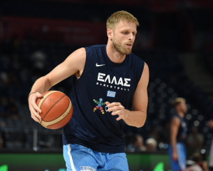 Η ΑΕΚ έδωσε στον Χαραλαμπόπουλο αυτά που ήθελε για να τον κάνει δικό της