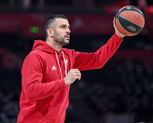 Τέλος εποχής στον Ερυθρό Αστέρα: Αποχώρησε μετά από 14 χρόνια ο Λάζιτς