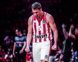 Ο Λαρεντζάκης ανανέωσε με τον Ολυμπιακό μέχρι το 2028