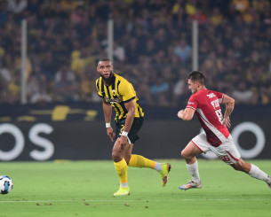 Η καλύτερη version του Μουκουντί στην ΑΕΚ - Ηγετική παρουσία και κυριαρχία