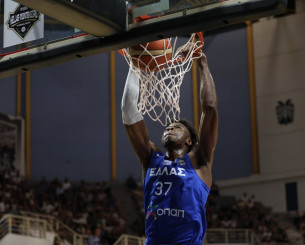 Η όμορφη συνεργασία των Κώστα και Θανάση Αντετοκούνμπο (video)