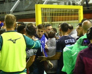 «Ξύλο» στη φυσούνα και κόκκινες κάρτες στο φιλικό ανάμεσα σε Λάτσιο και Ατρόμητο!