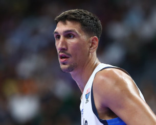 Λαρεντζάκης: «Ο Γιάννης μάς δίνει αυτοπεποίθηση» (video)