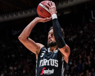 Ο Μπελινέλι έβαλε τέλος στην μεγάλη καριέρα του στα παρκέ (video)