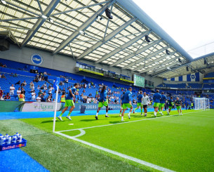 Τροχαίο πριν το Μπράιτον-Λίβερπουλ, με καθυστέρηση η σέντρα