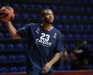 Ο Άρης ανακοίνωσε τον Στίβεν Ίνοχ