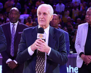 Στις 22 Φεβρουαρίου τα αποκαλυπτήρια του αγάλματος του Πατ Ράιλι από τους Λέικερς