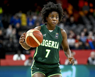 Βαθιά υπόκλιση στη Σάρα Ογκόκε: Πέντε φορές «χρυσή» πρωταθλήτρια, ιατρός και θηλάζουσα μάνα