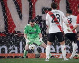 «Κέρβερος» Αρμάνι και όλα στο «μηδέν» ανάμεσα στην ανώτερη Ιντεπεντιέντε και την Ρίβερ Πλέιτ (video)