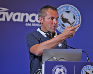 Η ΑΕΚ κατήγγειλε τον Λανουά: «Ότι έκανε ήταν σχεδιασμένο για να τιμωρηθούμε»