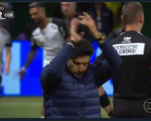 Οπαδοί της Παλμέιρας έβριζαν τον Φερέιρα και εκείνος τους χειροκροτούσε (video)