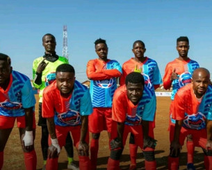 Χορεύουν πριν και μετά το γκολ: Ερασιτεχνική ομάδα ποδοσφαίρου της Αφρικής έγινε viral (video)