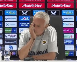 Βούρκωσε ο Μουρίνιο σε ερώτηση για τον Ζόρζε Κόστα (video)