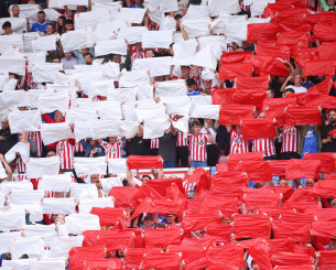 Το εντυπωσιακό κορέο των οπαδών της Σάντερλαντ στην επιστροφή τους στην Premier league