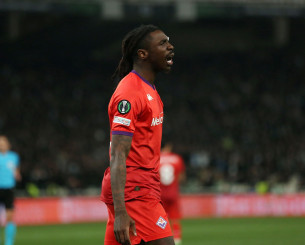 Είπε «όχι» στους... μνηστήρες και ανανέωσε με την Φιορεντίνα ο Μόιζε Κεν