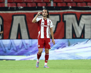 Ρομάνο: «Ο Γιαζίτζι θα συνεχίσει στον Ολυμπιακό»