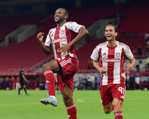 «Χρυσό» τρίποντο, αλλά και με «μηνύματα» από την πρεμιέρα