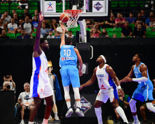 To εντυπωσιακό καλάθι και φάουλ του Κώστα Σλούκα (video)