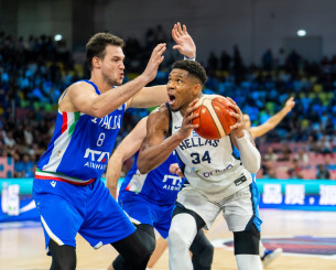 Τα καλύτερα του Γιάννη Αντετοκούνμπο στη νίκη κόντρα στην Ιταλία (video)