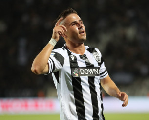 Ο Πέλκας ξεσήκωσε τον κόσμο του ΠΑΟΚ μετά τη νίκη με τον Ατρόμητο (video)