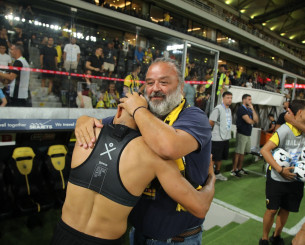 Οι «ντόπες» Ηλιόπουλου στους παίκτες και το πάρτι στη Νέα Φιλαδέλφεια - Η παρακάμερα του ΑΕΚ-Πανσερραϊκός (video)