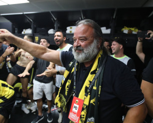 O Ηλιόπουλος έδωσε διπλό πριμ στους παίκτες της ΑΕΚ για την πρόκριση