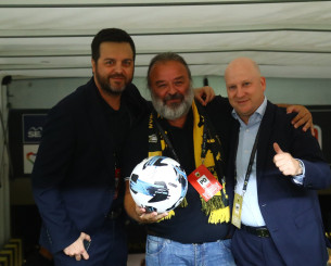 Τρελαμένος ο Ηλιόπουλος με την πρόκριση της ΑΕΚ