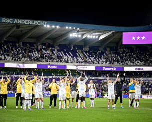 Ομάδα και κόσμος της ΑΕΚ έγιναν ένα μετά το ματς (video)