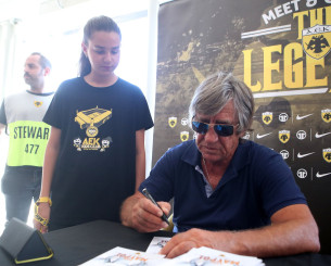 Ουρές κόσμου στη Νέα Φιλαδέλφεια για τον Θωμά Μαύρο