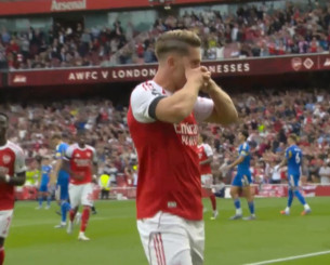 O Γιόκερες φόρεσε τη μάσκα του, η Άρσεναλ καθάρισε τη Λιντς