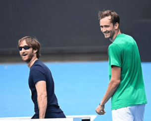 Ψάχνει άμεσα προπονητή ο Μεντβέντεφ