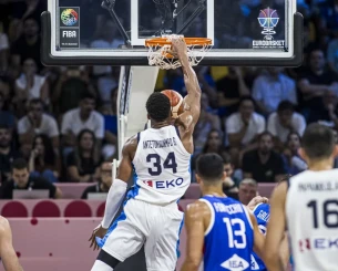 Το εντυπωσιακό τελείωμα του Γιάννη μπροστά στη ιταλική άμυνα (video)