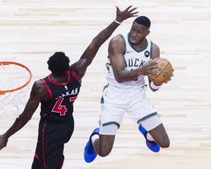 Επιστρέφει στο Μιλγουόκι ο Θανάσης Αντετοκούνμπο - Υπέγραψε μονοετές συμβόλαιο