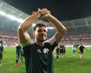 Ο Ιωαννίδης αποχαιρέτισε κόσμο και συμπαίκτες στο τέλος του αγώνα στη Σαμψούντα (video)