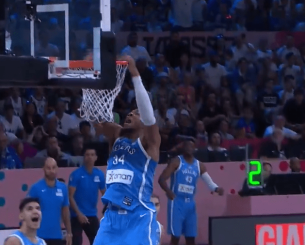 Το υποδειγματικό passing game της Ελλάδας που κατέληξε σε κάρφωμα του Γιάννη (video)