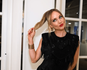 Η εντυπωσιακή ρεπόρτερ που έκανε την γκάφα της χρονιάς έχει δεσμό με παράγοντα μεγάλης ομάδας