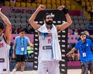 Ο Μπιτάτζε απαντάει στο Athletiko πόσο κίνητρο του έδωσε η viral φωτογραφία με τον Ζάιον Ουίλιαμσον