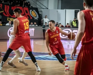 Ο Μιχαΐλοβιτς χάνει την πρεμιέρα του Μαυροβουνίου με τη Γερμανία γιατί... πάτησε αχινό!