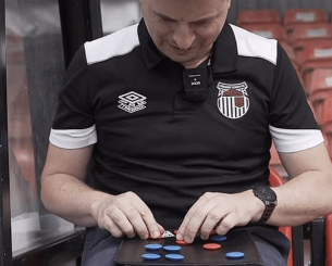 Επικό τρολάρισμα της Γκρίμσμπι στην Γιουνάιτεντ και τον Αμορίμ μέσω social media