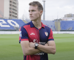 Ποδοσφαιριστής χώρισε τη γυναίκα του, αποκάλυψε ότι είναι ομοφυλόφιλος και σταμάτησε την καριέρα του στα 29