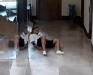 Ο «βιονικός» Βαλβέρδε, τραυματίστηκε με τον πιο απίθανο τρόπο, παίζοντας με τον γιο του (video)