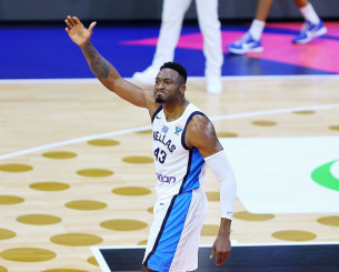 Η απίστευτη κίνηση του Θανάση Αντετοκούνμπο στο πρώτο ημίχρονο κόντρα στη Βοσνία (video)