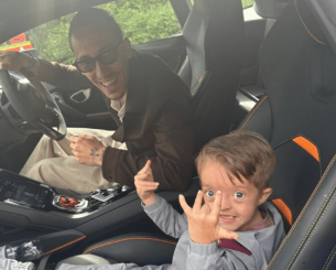 Ο μικρός superfan της Λίβερπουλ είπε το πιο γλυκό «αντίο» στον Κώστα Τσιμίκα!